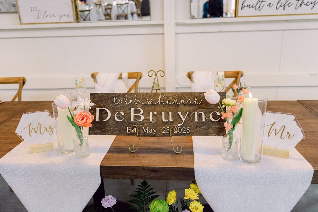 Details of the bride and groom table