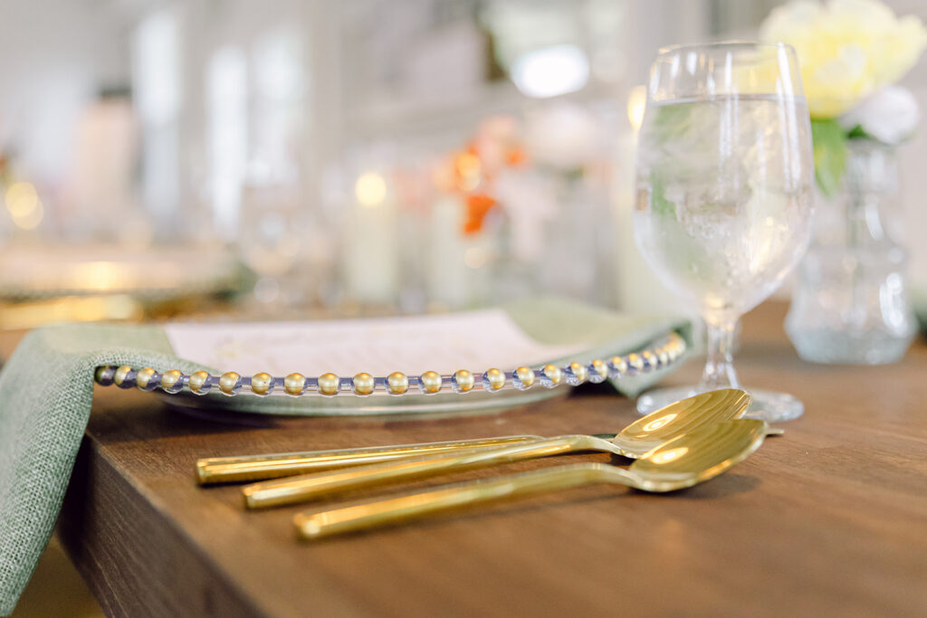 details of the wedding table settings