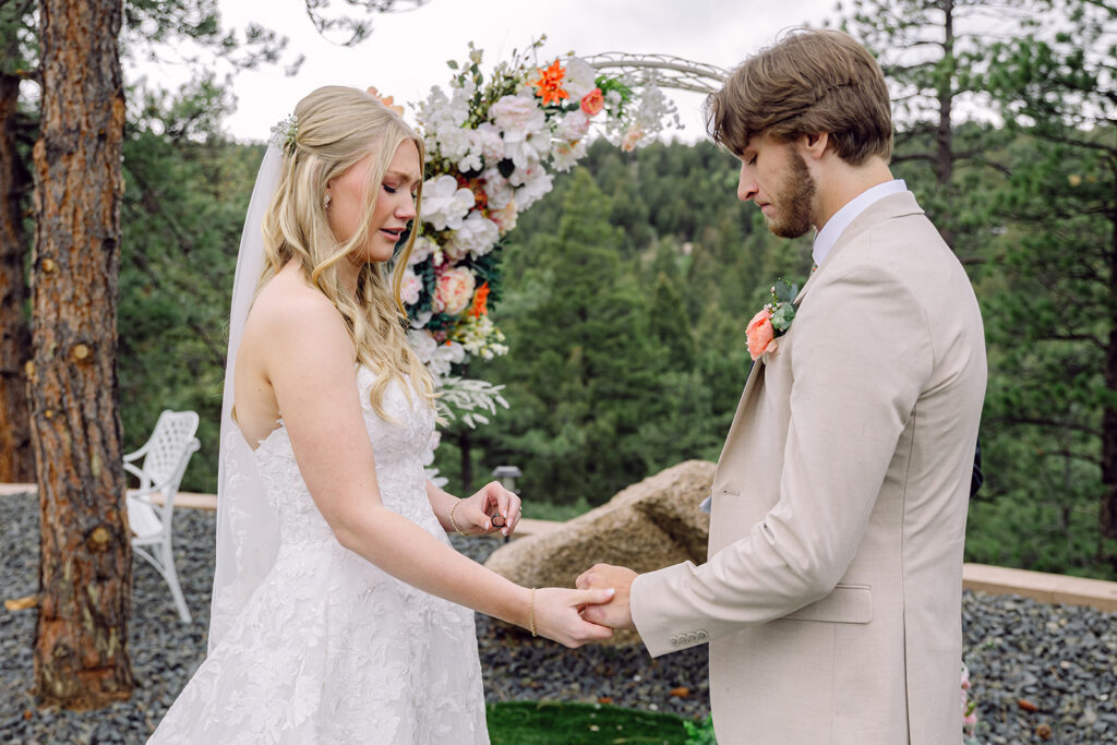 Exchange of the rings at The View at Madge Gulch